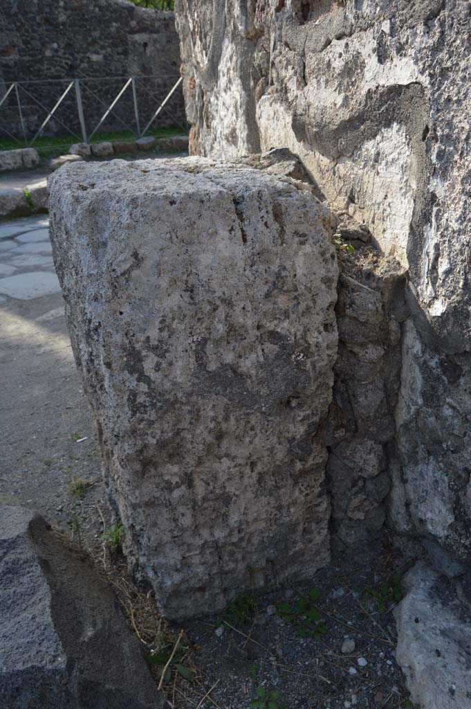 Pompeii. Street shrine with altar at VI.1.19, October 2017. Looking towards east side of altar.
Foto Taylor Lauritsen, ERC Grant 681269 DCOR.


