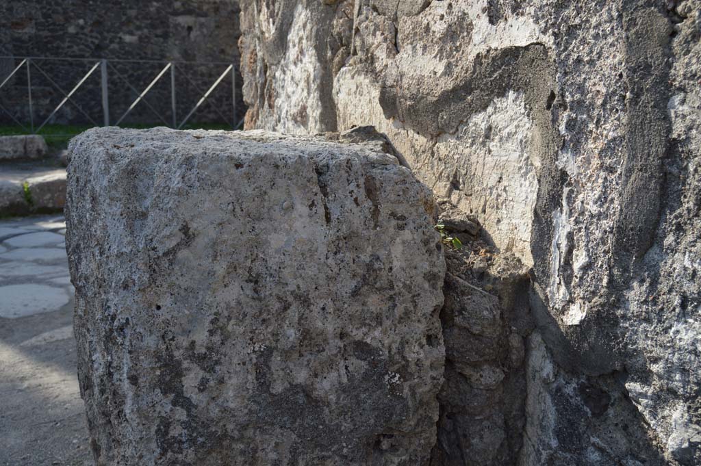 Pompeii. Street shrine with altar at VI.1.19, October 2017. Detail of east side of altar.
Foto Taylor Lauritsen, ERC Grant 681269 DCOR.


