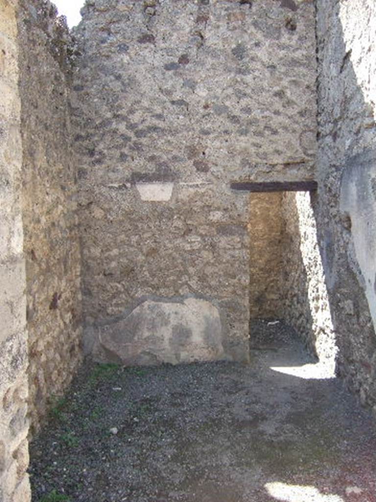 VI.8.14 Pompeii. September 2005. Sacrarium Compitales. Looking west from entrance.