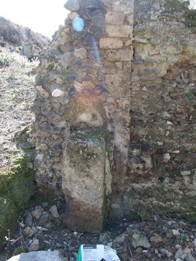 IX.8.8 Pompeii.  March 2009.  Street altar on north side of entrance doorway.