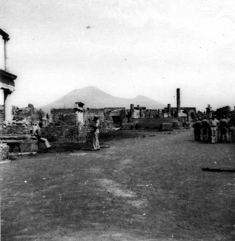 Arch of Augustus. 1945. Looking north-west across the Forum to arch. Photo courtesy of Rick Bauer.