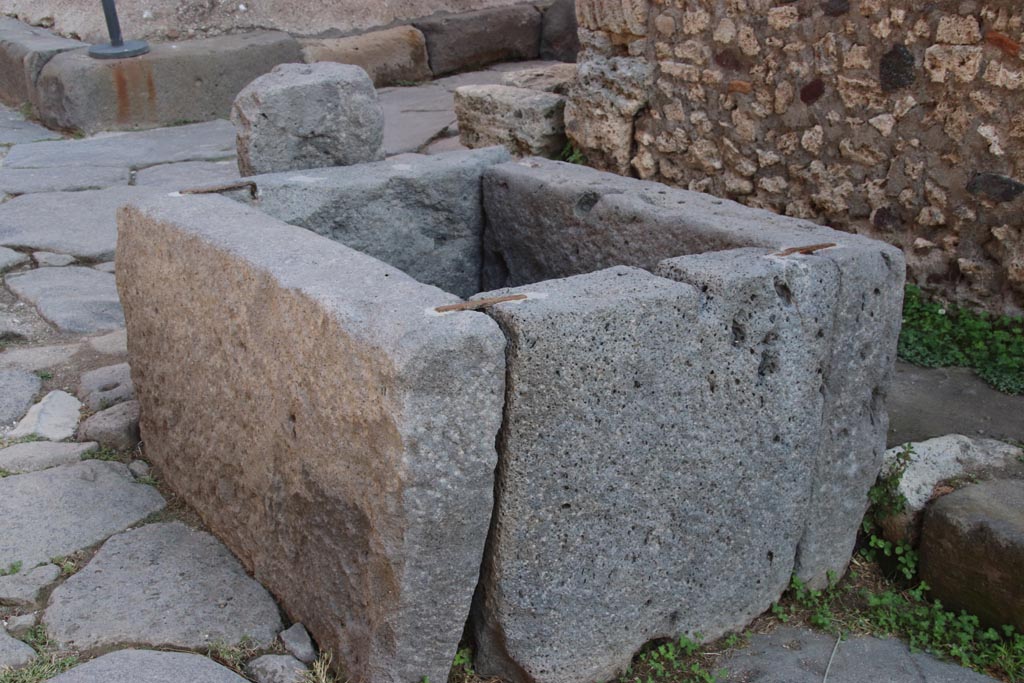 Fountain outside VI.13.17, Pompeii. October 2023. Looking north-east across fountain. Photo courtesy of Klaus Heese.