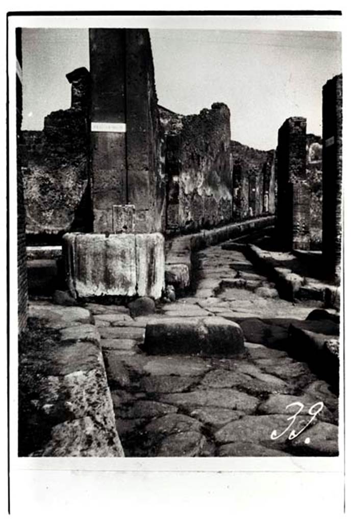 Fountain outside VII.4.32 on Via degli Augustali. W.1626. Vicolo Storto, looking north from junction with Via degli Augustali, near fountain.
Photo by Tatiana Warscher. Photo  Deutsches Archologisches Institut, Abteilung Rom, Arkiv.  
