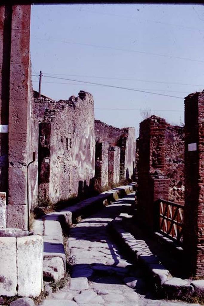 Fountain outside VII.4.32 on Via degli Augustali. 1978. Vicolo Storto between VII.4 and VII.2. 
Photo by Stanley A. Jashemski.
Source: The Wilhelmina and Stanley A. Jashemski archive in the University of Maryland Library, Special Collections (See collection page) and made available under the Creative Commons Attribution-Non Commercial License v.4. See Licence and use details.
J78f0570

