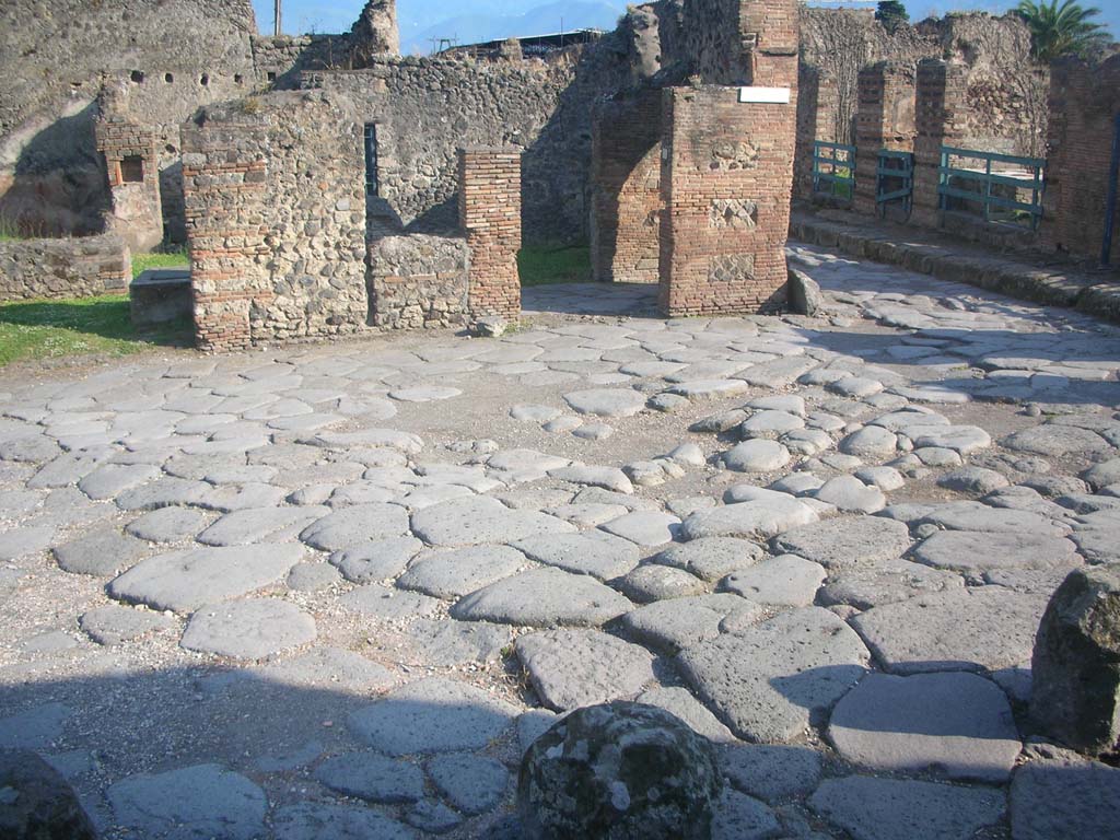 Castellum Aquae Pompeii. May 2010. Looking south from water tower, with Vicolo dei Vettii, on right. Photo courtesy of Ivo van der Graaff.