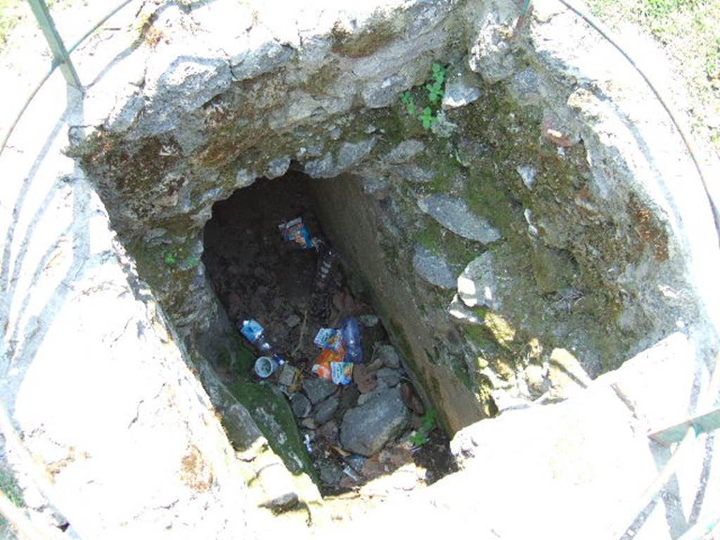 Castellum Acquae Pompeii. May 2006. Channel leading to water tower on north side of Vesuvian gate.