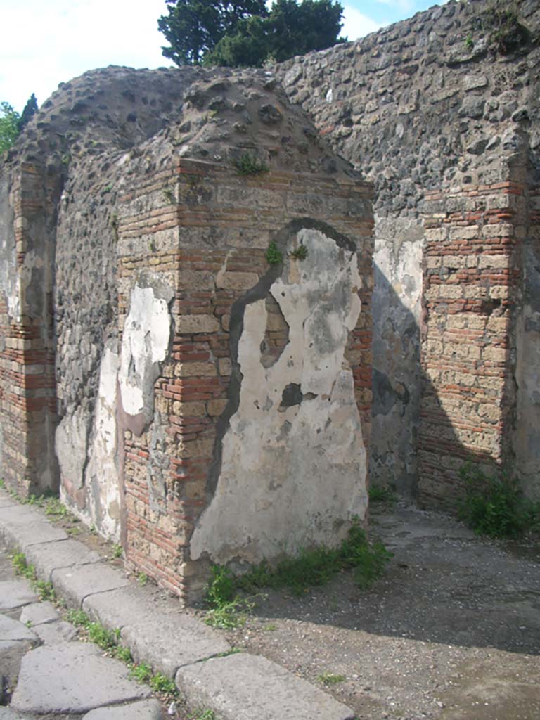 Porta Ercolano or Herculaneum Gate, Pompeii. May 2010. 
Looking towards north end of east side of gate from near central pilaster. Photo courtesy of Ivo van der Graaff.
