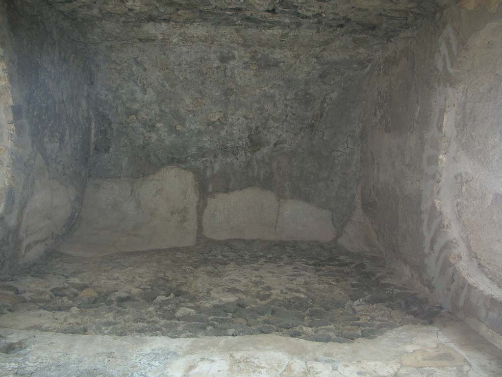 Porta Ercolano or Herculaneum Gate, Pompeii. May 2010.Detail of vaulted ceiling on east side of gate. Photo courtesy of Ivo van der Graaff.