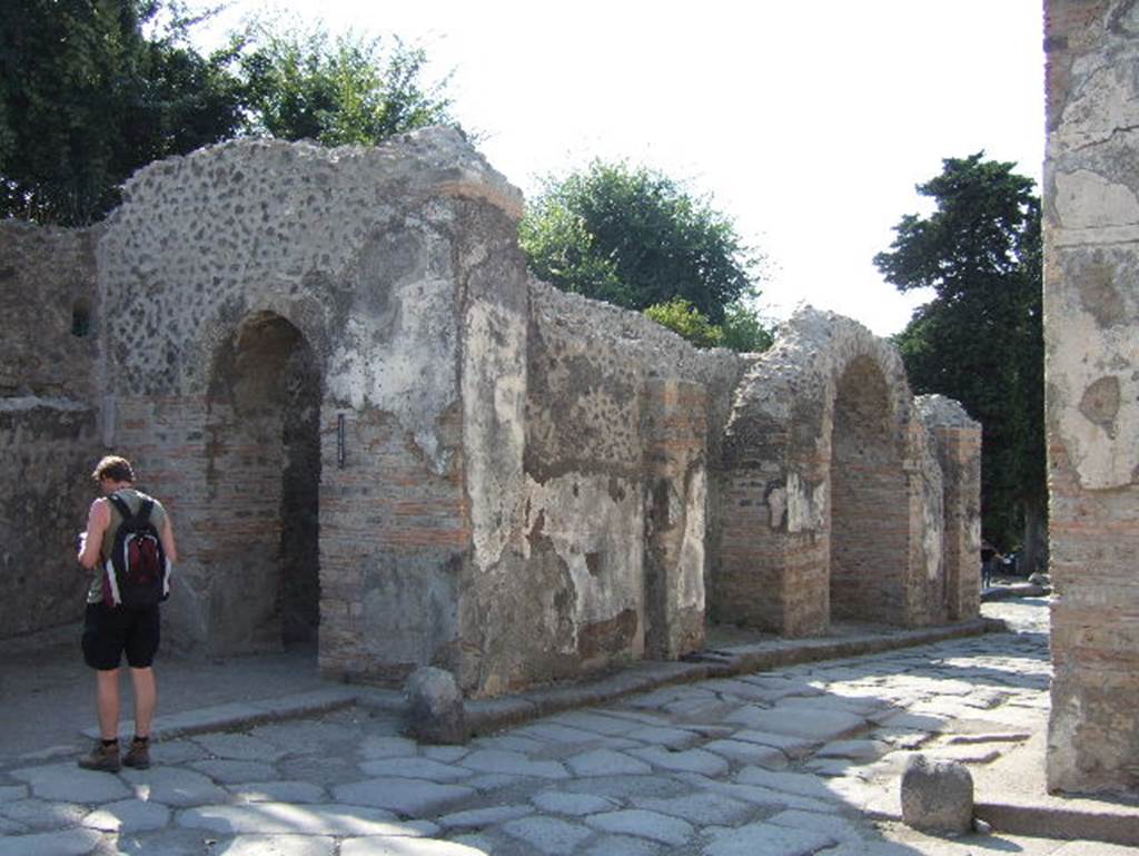 Pompeii Porta Ercolano or Herculaneum Gate. September 2005. West side. Looking North.