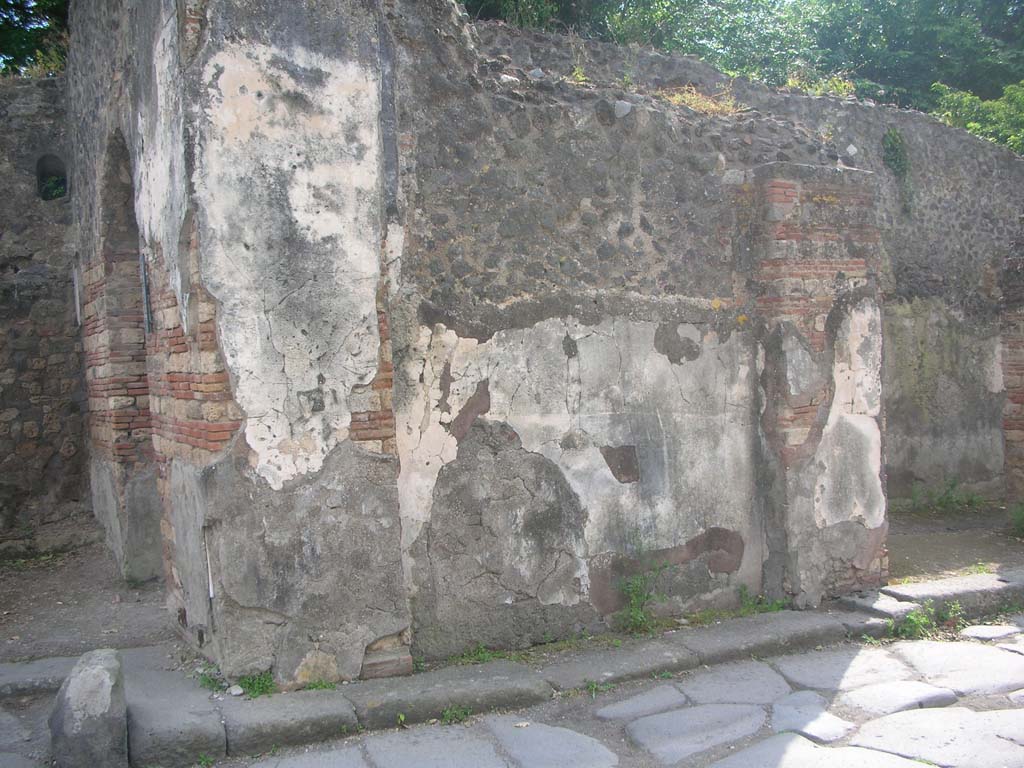 Porta Ercolano or Herculaneum Gate, Pompeii. May 2010. 
Looking towards west side of gate at south end. Photo courtesy of Ivo van der Graaff.
