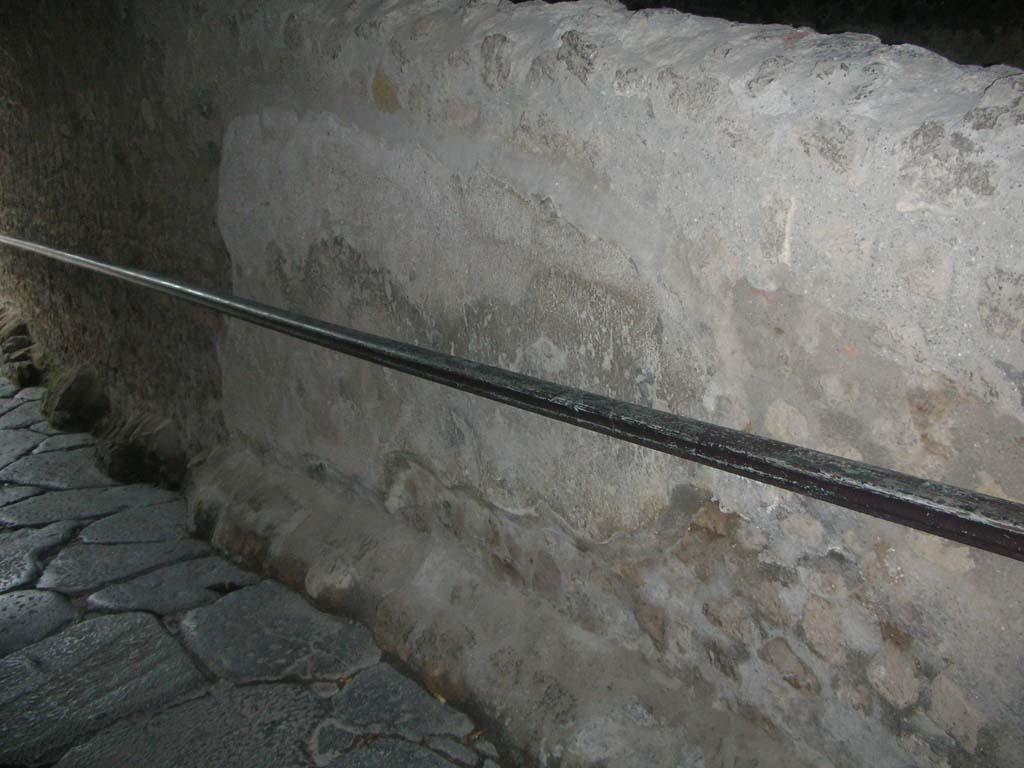 Porta Marina, Pompeii. May 2011. Looking west along north wall of wider tunnel. Photo courtesy of Ivo van der Graaff.