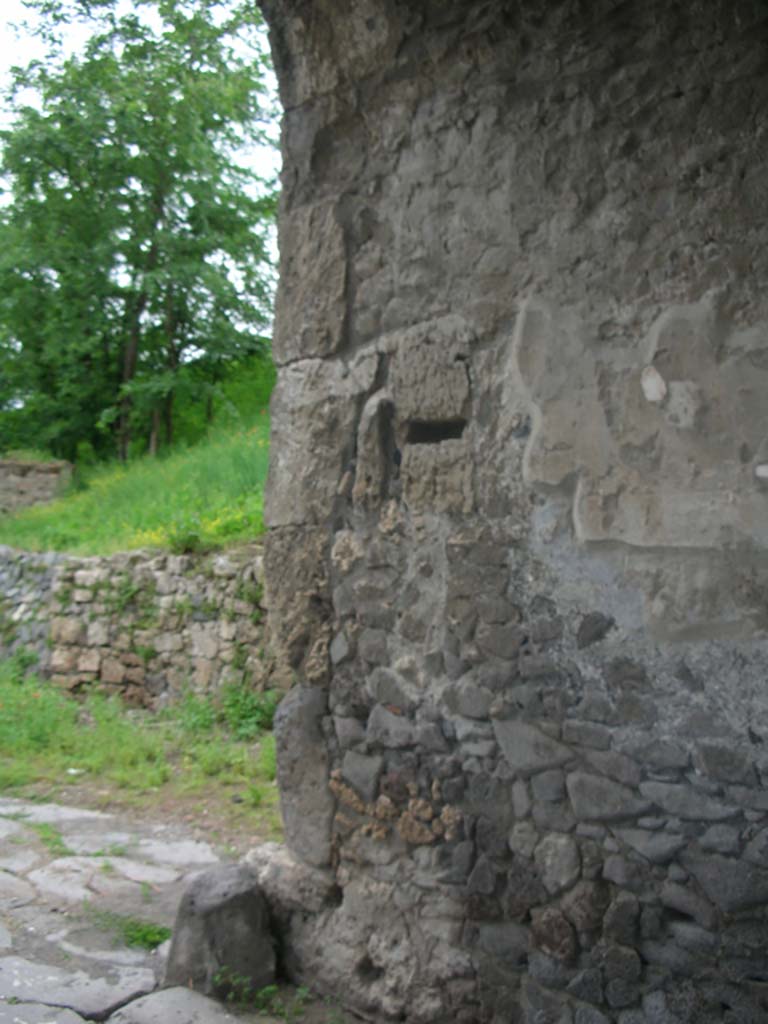 Nola Gate, Pompeii. May 2010. West end of north side of gate. Photo courtesy of Ivo van der Graaff.