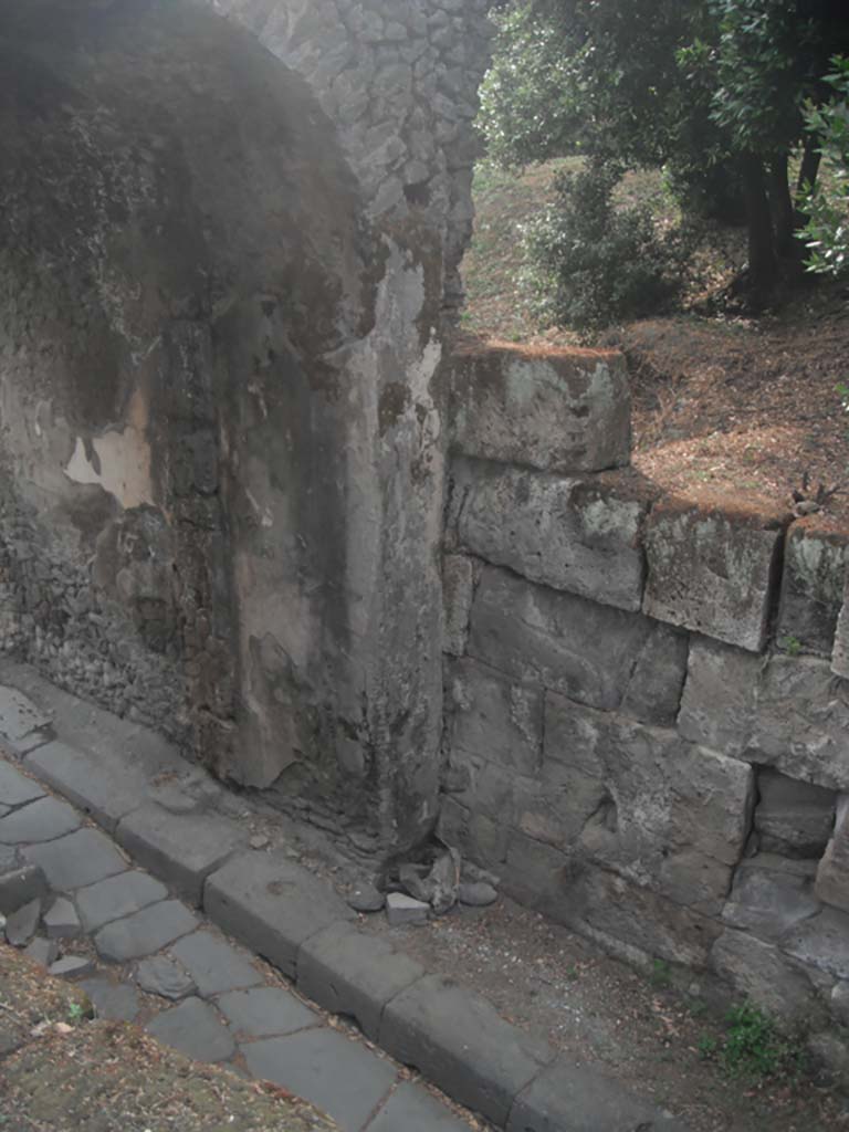 Nola Gate, Pompeii. May 2011. 
Looking towards vault and south side of large block at west end of north wall. Photo courtesy of Ivo van der Graaff.
