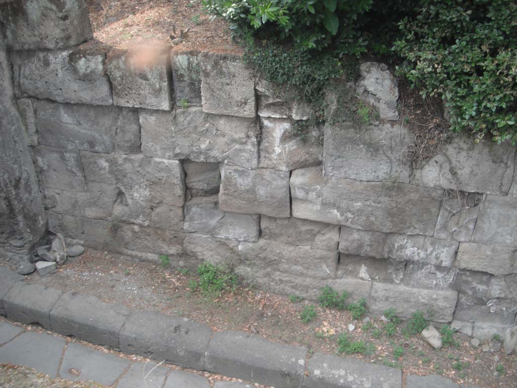 Nola Gate, Pompeii. May 2011. North wall from upper south side. Photo courtesy of Ivo van der Graaff.