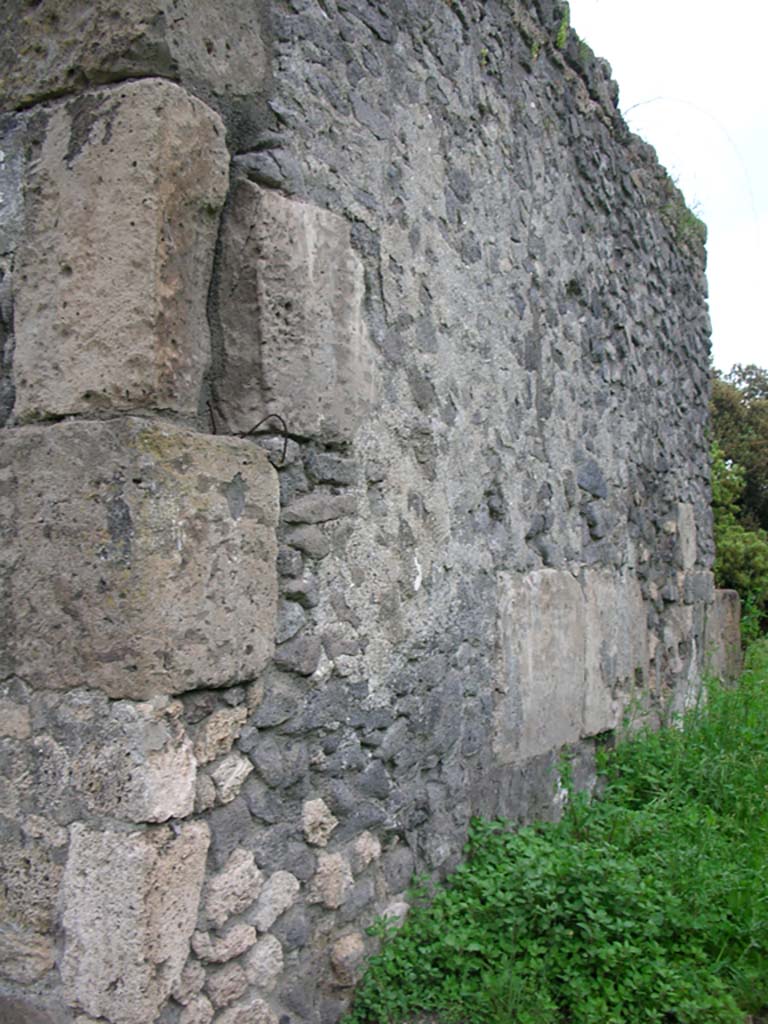 Nola Gate, Pompeii. May 2010. Looking east along exterior south wall of vault. Photo courtesy of Ivo van der Graaff.