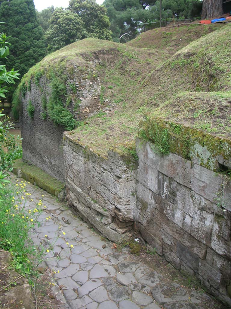 Nola Gate, Pompeii. May 2010. Looking east along south wall from upper north wall. Photo courtesy of Ivo van der Graaff.