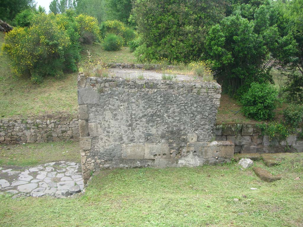 Nola Gate, Pompeii. May 2010. South exterior wall of gate vault at west end. Photo courtesy of Ivo van der Graaff.

