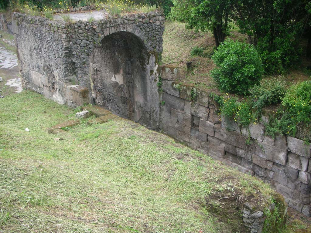 Nola Gate, Pompeii. May 2010. Looking north-west across upper south side of gate. Photo courtesy of Ivo van der Graaff.

