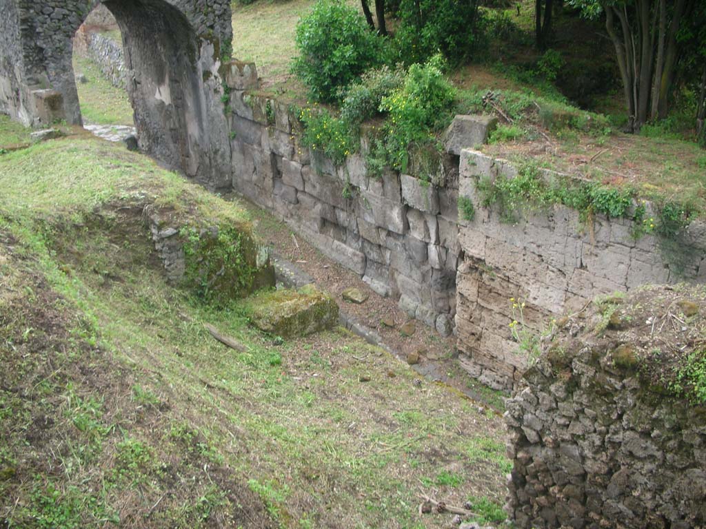 Nola Gate, Pompeii. May 2010. 
Looking north-west across upper south side, and towards upper north wall, on right. Photo courtesy of Ivo van der Graaff.

