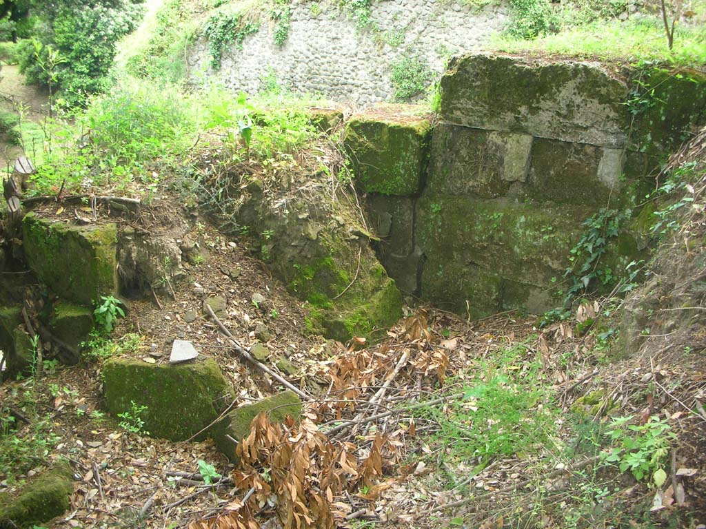 Nola Gate, Pompeii. May 2010. Looking south at east end of city walls on upper north wall. Photo courtesy of Ivo van der Graaff.