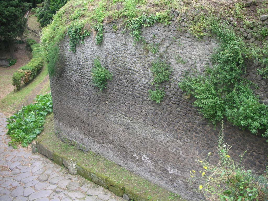 Nola Gate, Pompeii. May 2010. 
Looking from upper north wall towards east end of south wall of gate. Photo courtesy of Ivo van der Graaff.

