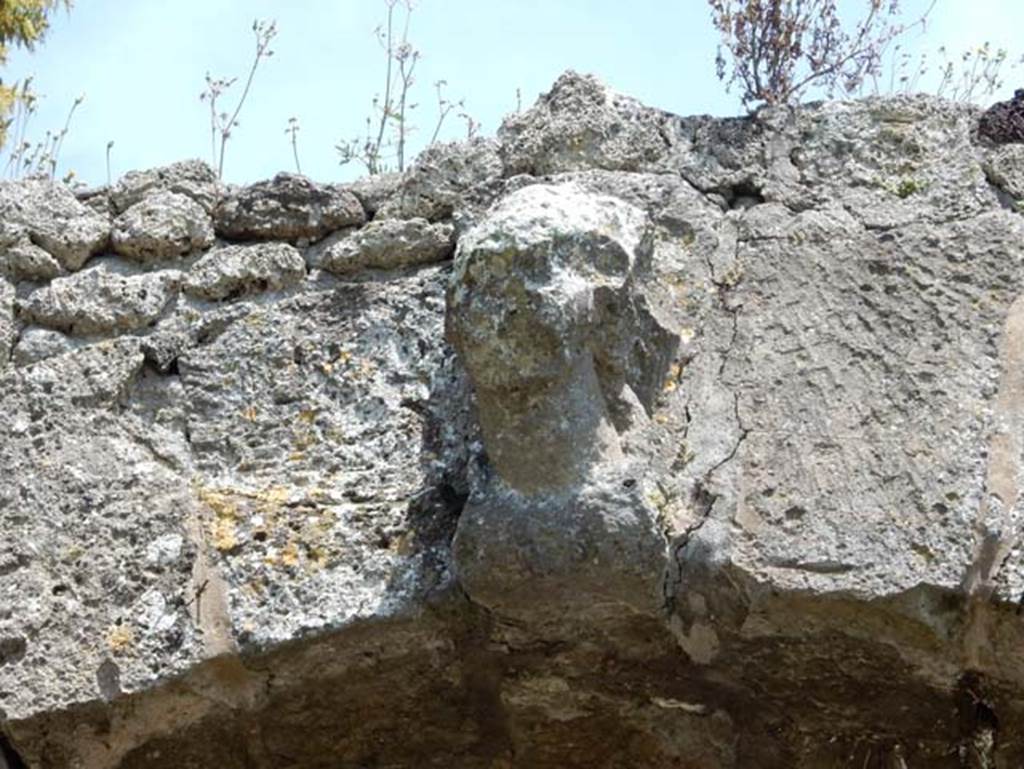 Pompeii Porta Nola. May 2015. Head of Minerva above arch on inside of Nola Gate. 
Photo courtesy of Buzz Ferebee.
