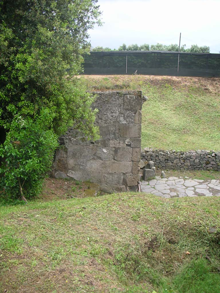 Nola Gate, Pompeii. May 2010. Looking south towards west end of gate. Photo courtesy of Ivo van der Graaff.