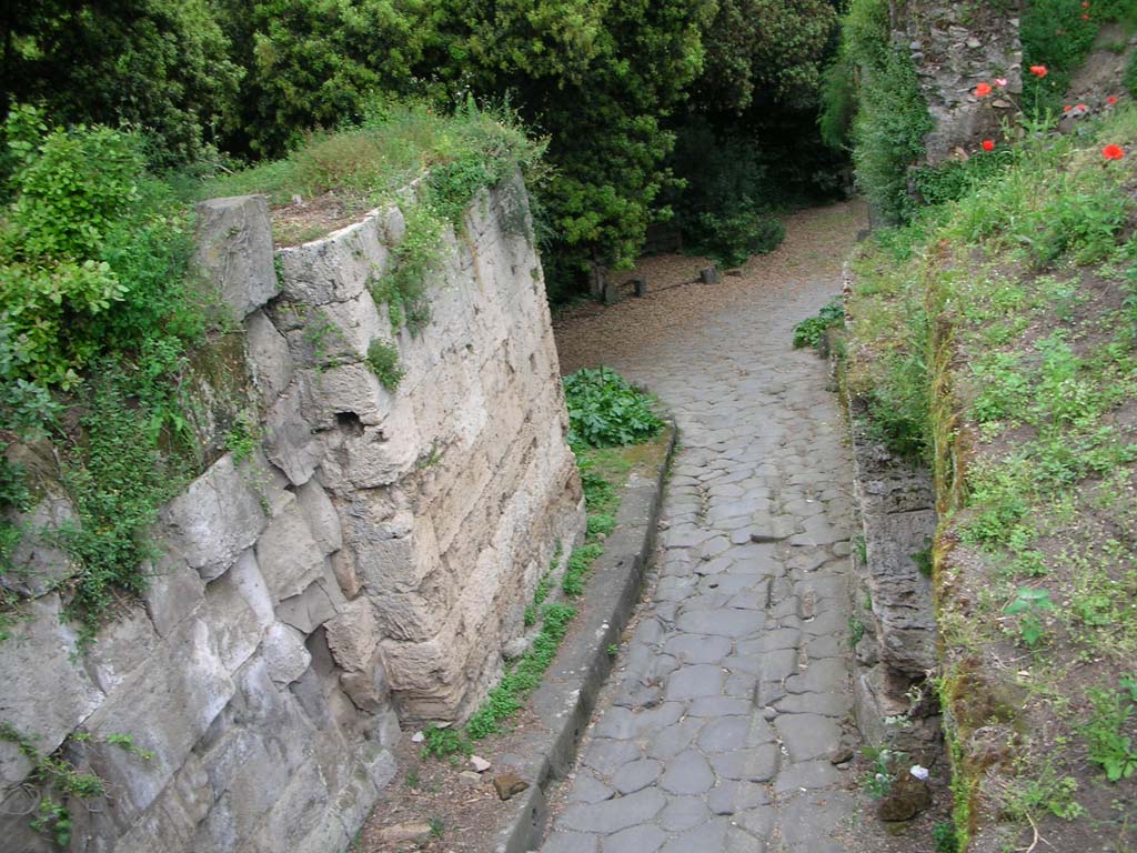 Nola Gate, Pompeii. May 2010. Looking east out towards Exedra Tomb NG1. Photo courtesy of Ivo van der Graaff. 