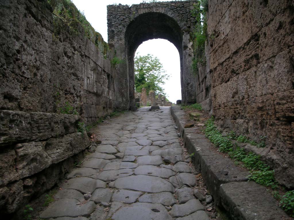 Nola Gate, Pompeii. May 2010. Looking west towards gate. Photo courtesy of Ivo van der Graaff.