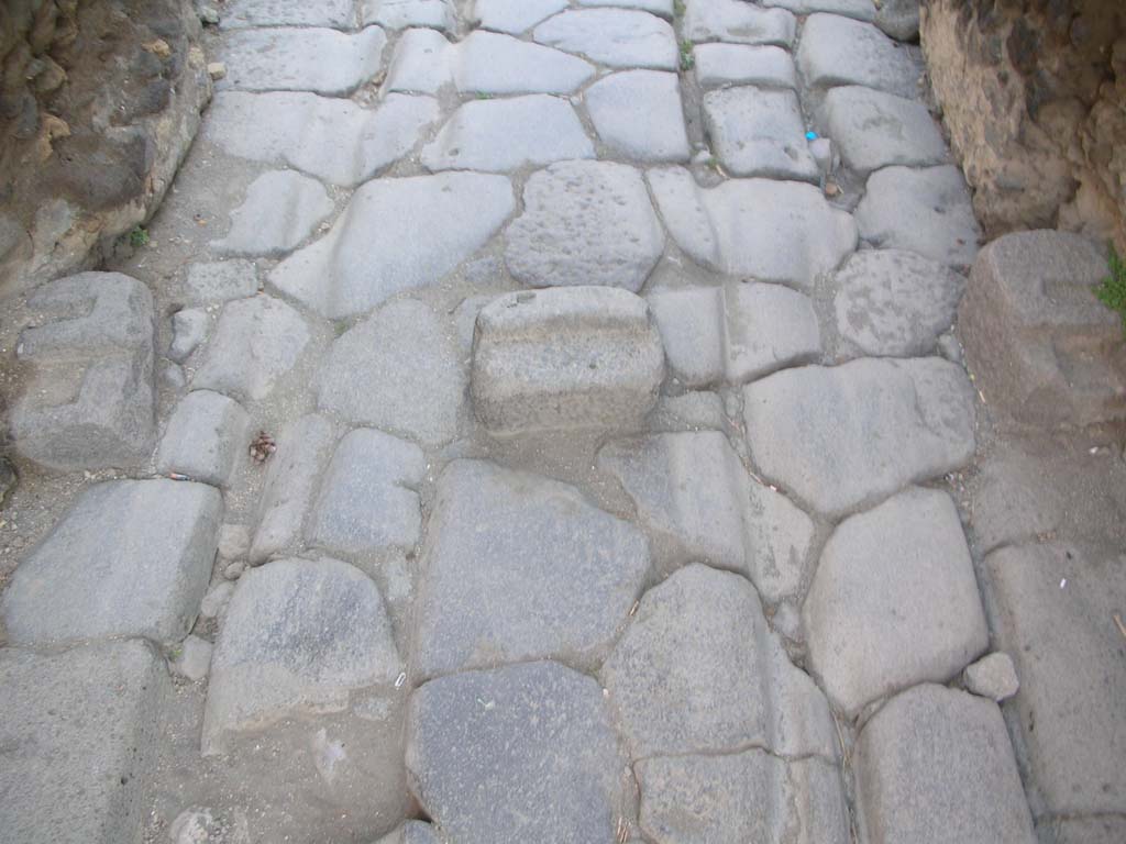 Porta di Nocera or Nuceria Gate, Pompeii. May 2010. Looking south along roadway. Photo courtesy of Ivo van der Graaff.