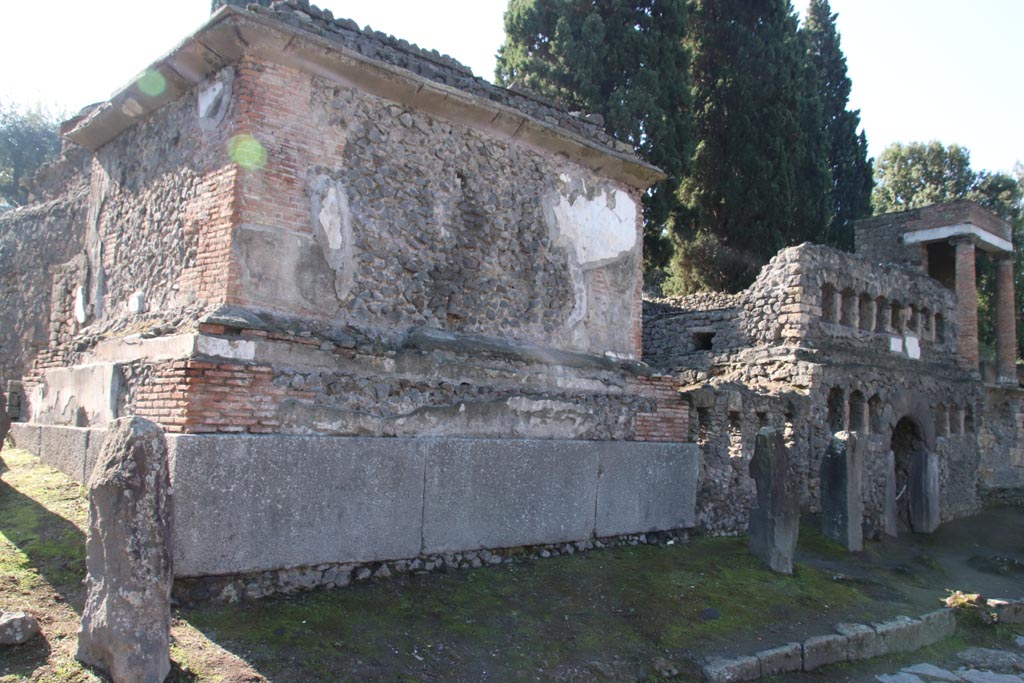 Via delle Tombe, Pompeii. October 2022. Looking south-west from junction with Via di Nocera. Photo courtesy of Klaus Heese.