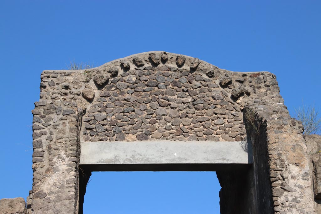 Pompeii Porta di Nocera. October 2022. Looking north to detail of top of gate. Photo courtesy of Klaus Heese.