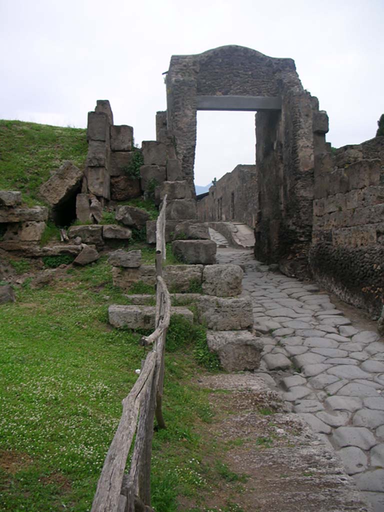 Porta di Nocera or Nuceria Gate, Pompeii. May 2010.
West side, looking north to Nocera Gate. Photo courtesy of Ivo van der Graaff.
