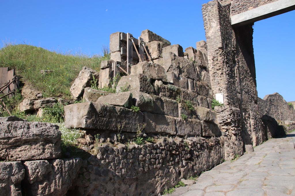 Pompeii Porta di Nocera. October 2022. West side of the gate, looking north through gate, on right. Photo courtesy of Klaus Heese.