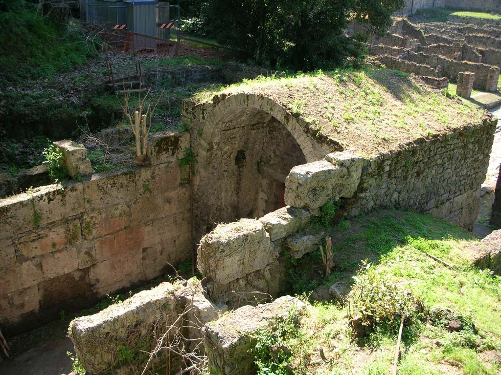 Porta Stabia, Pompeii. May 2010. Looking west towards upper east side, continuation. Photo courtesy of Ivo van der Graaff.