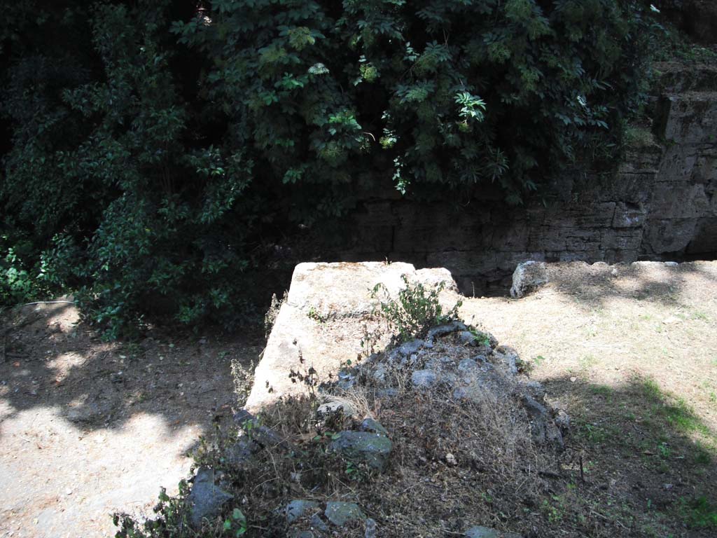 Porta Stabia, Pompeii. May 2011. Upper south-east corner of gate. Photo courtesy of Ivo van der Graaff.

