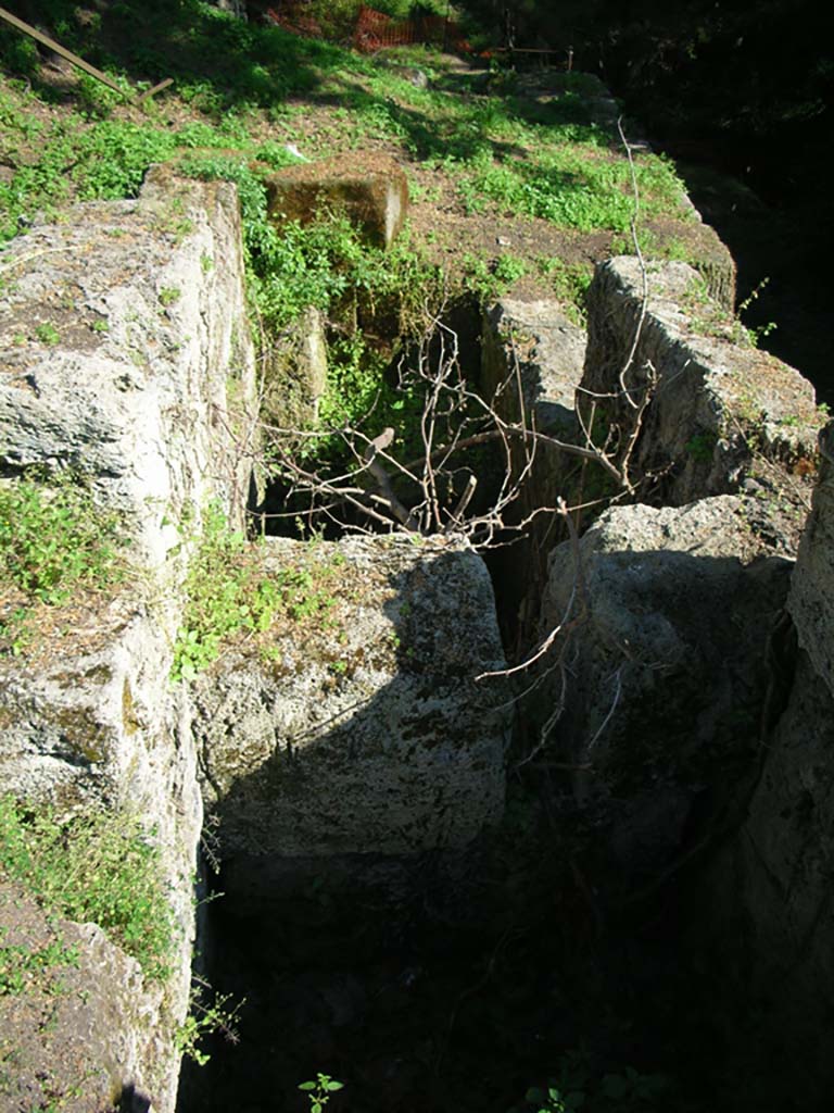 Porta Stabia, Pompeii. May 2010. Upper east side, looking south. Photo courtesy of Ivo van der Graaff.