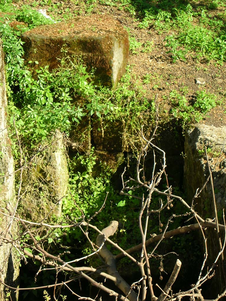 Porta Stabia, Pompeii. May 2010. 
Looking south along upper east side of gate, detail. Photo courtesy of Ivo van der Graaff.
