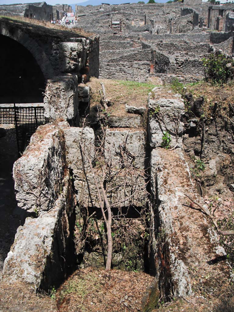 Porta Stabia, Pompeii. May 2011. Upper east side, looking north. Photo courtesy of Ivo van der Graaff.