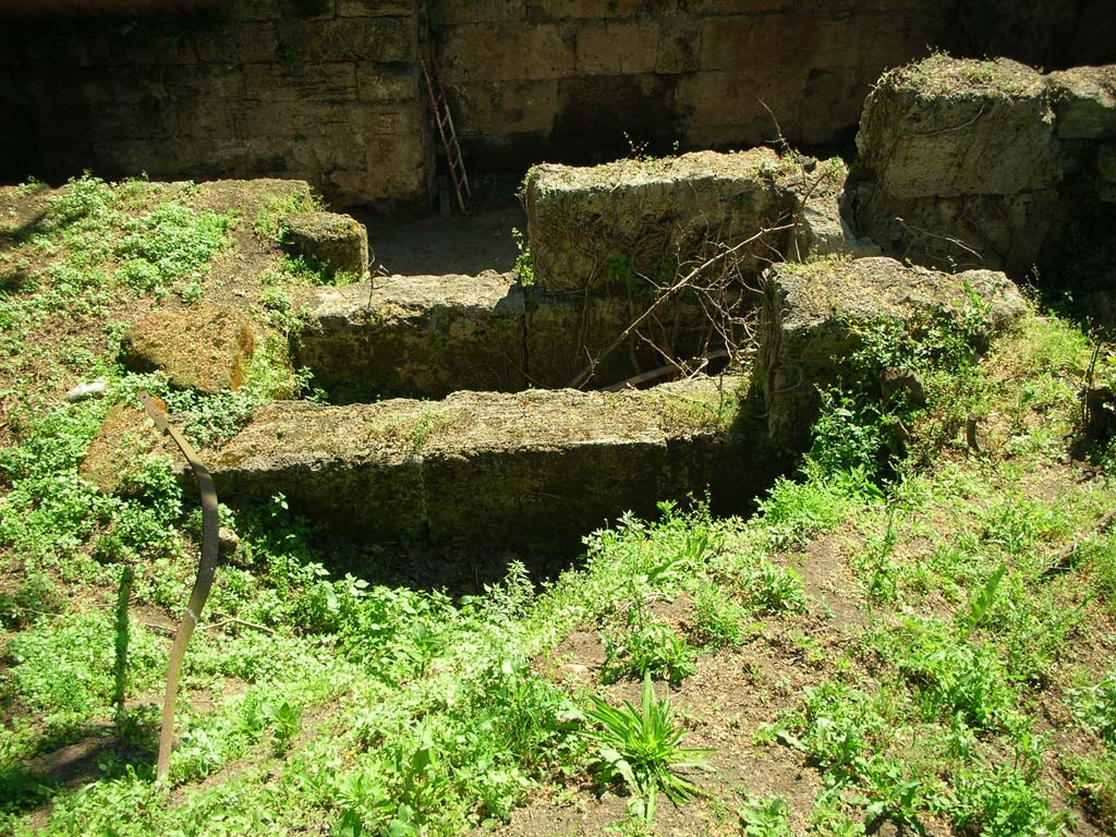 Porta Stabia, Pompeii. May 2010. Upper east side of gate, looking west. Photo courtesy of Ivo van der Graaff.