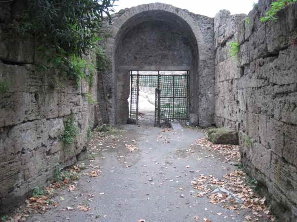 Pompeii Stabian Gate. September 2010. South side. Looking north to Via Stabiana. Photo courtesy of Drew Baker. 