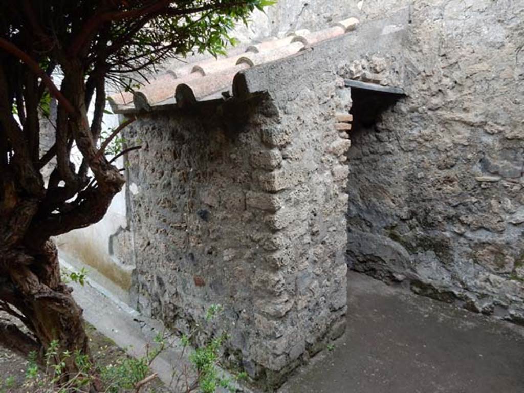 II.3.3 Pompeii. May 2016. Looking towards doorway to room 18. Photo courtesy of Buzz Ferebee.