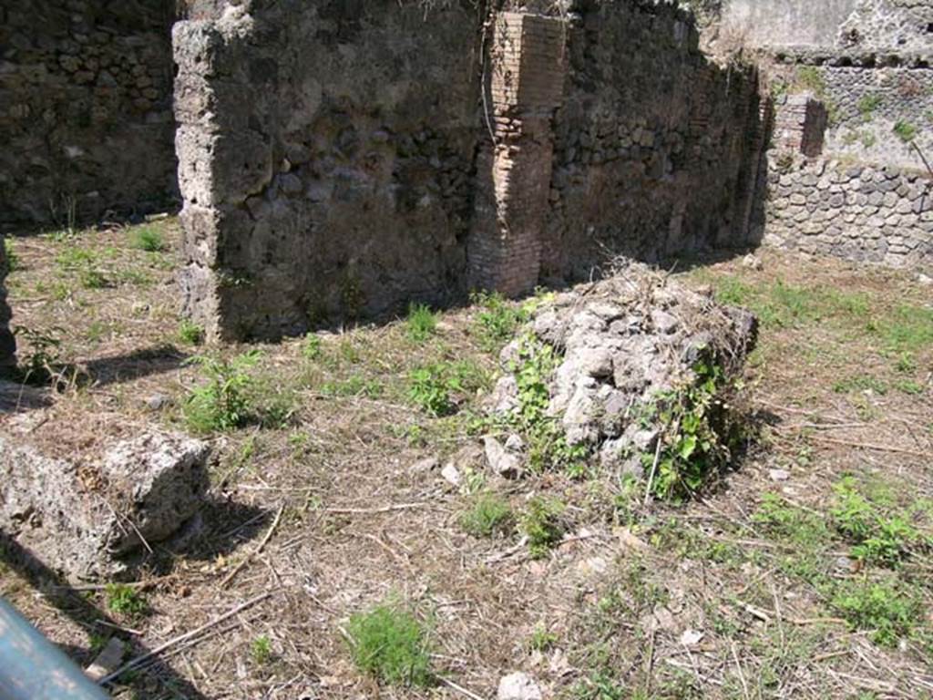 I.1.4 Pompeii. June 2005. Looking north-east across shop-room. Photo courtesy of Nicolas Monteix.