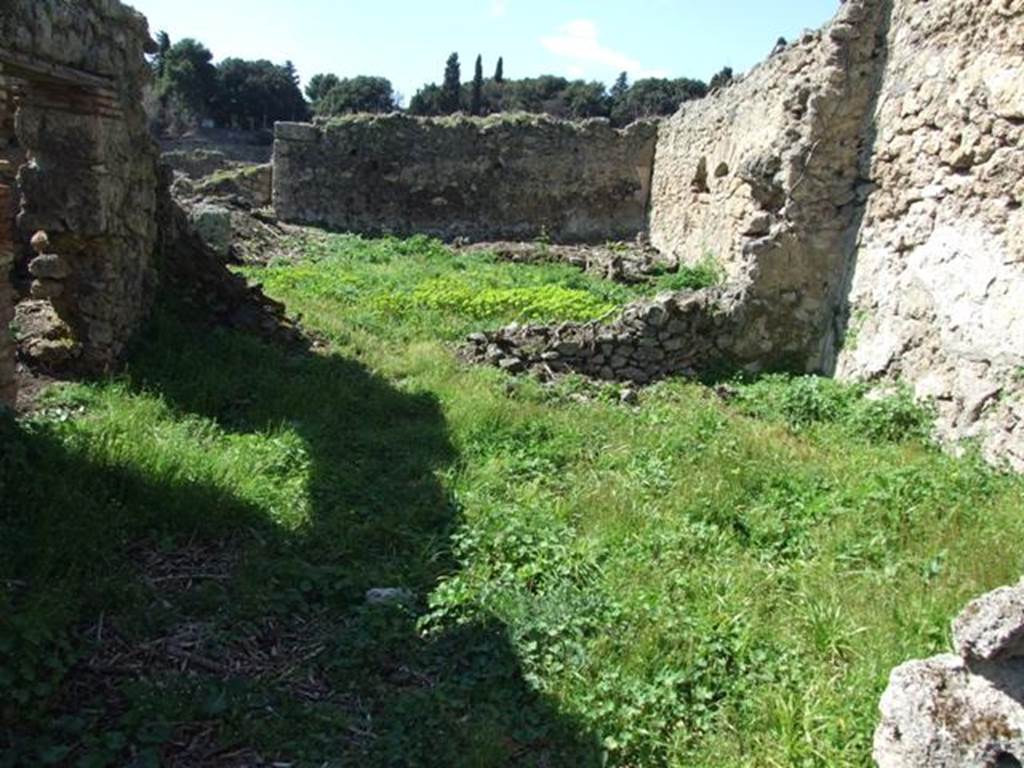 I.2.20 Pompeii.  March 2009.  Looking west. Small atrium area, with kitchen area on left, and garden area ahead.