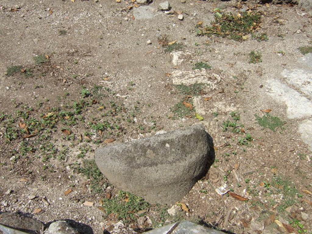 Vicolo del Citarista between I.2.23 and I.5, Pompeii. September 2005.