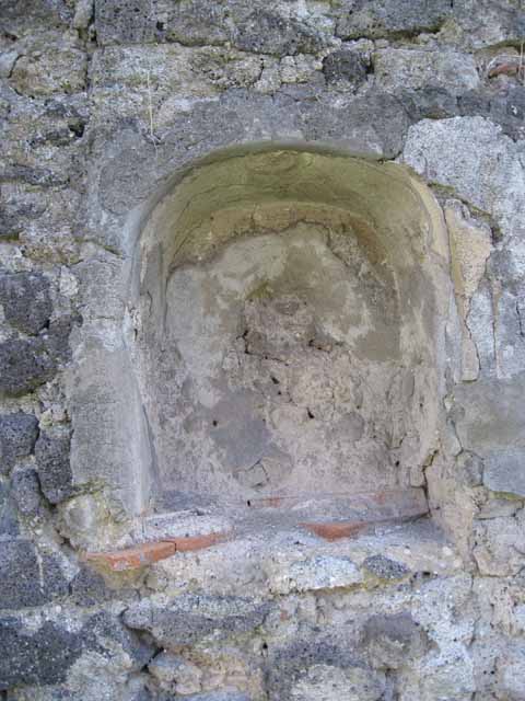I.2.24 Pompeii. September 2018. Detail of niche on south wall. Photo courtesy of Aude Durand.