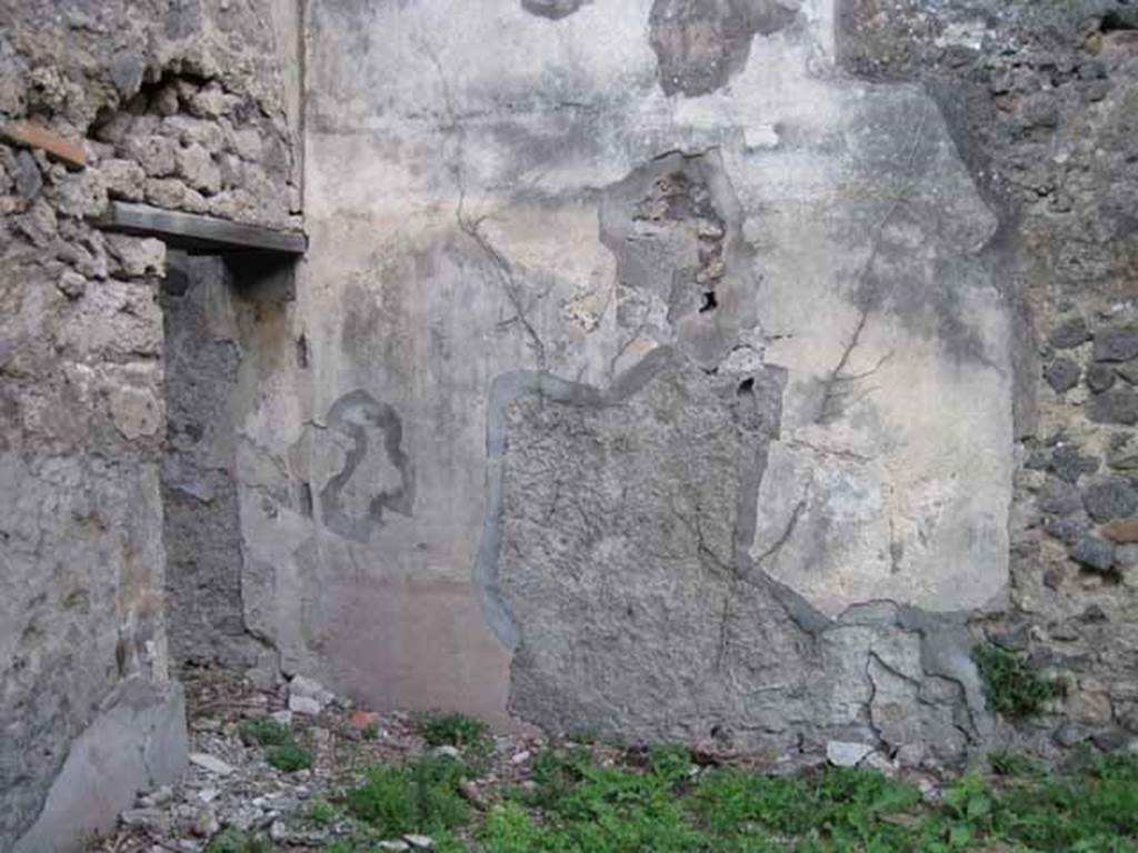 I.2.24 Pompeii. September 2010. East wall of large room. Photo courtesy of Drew Baker.