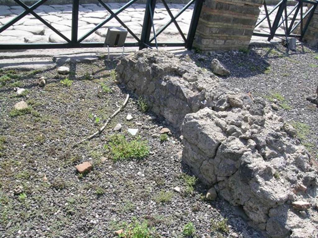 I.3.5 Pompeii. June 2005. Looking west across the remains of the podium/counter, towards the entrance doorway onto Via Stabiana. Photo courtesy of Nicolas Monteix.

