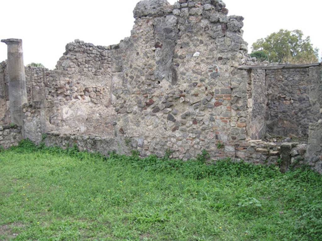 I.3.8b Pompeii. September 2010. Looking east from centre of peristyle garden towards south-east corner. Photo courtesy of Drew Baker.
