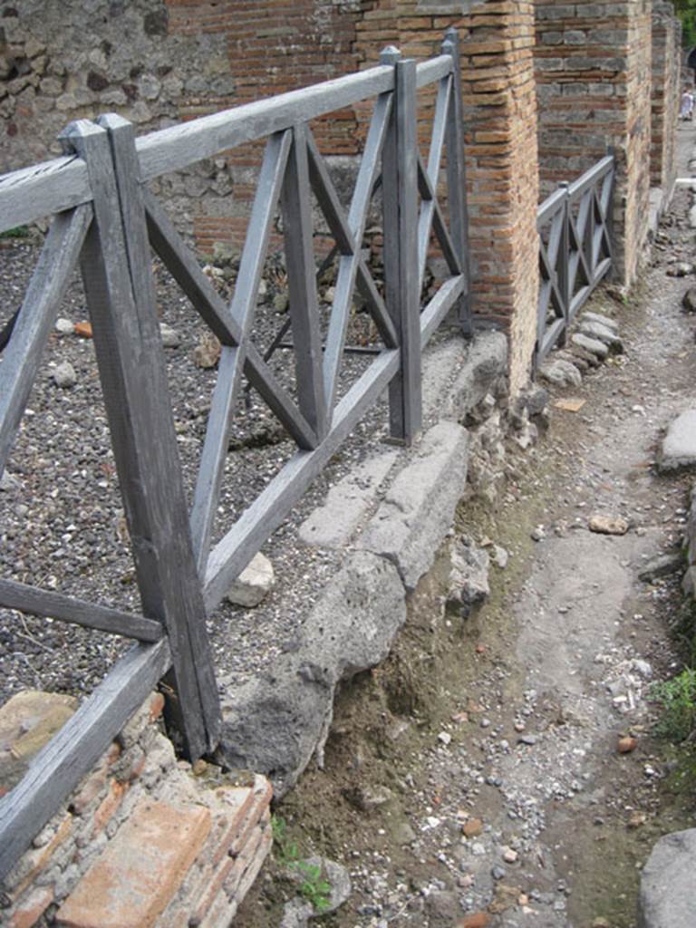 I.3.9 Pompeii. September 2010. Looking south along entrance showing threshold. Photo courtesy of Drew Baker.